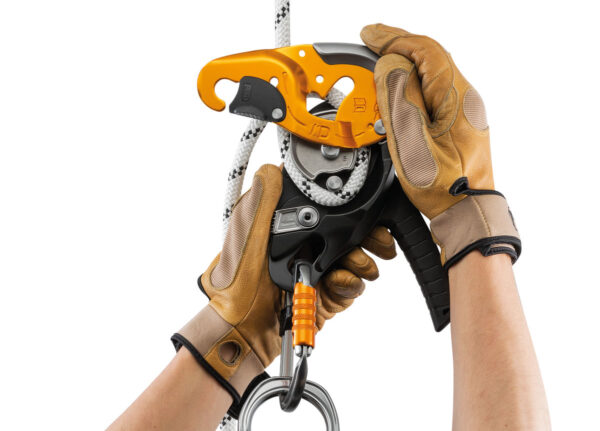 D020AA00-ID-S-focus-1_LowRes Petzl – I’D S