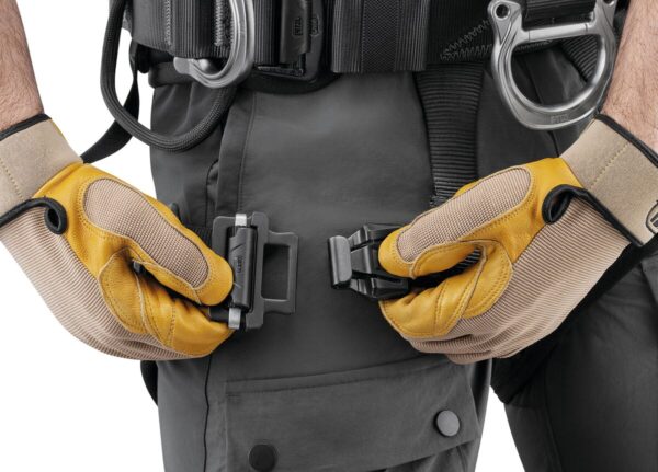 Petzl – AVAO FAST versión europea